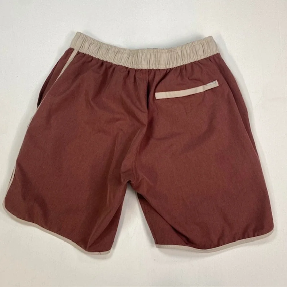 Vuori V330 Cruise Boardshorts Mens Small Mahogany Red 4-Way Stretch Swim‎ Shorts